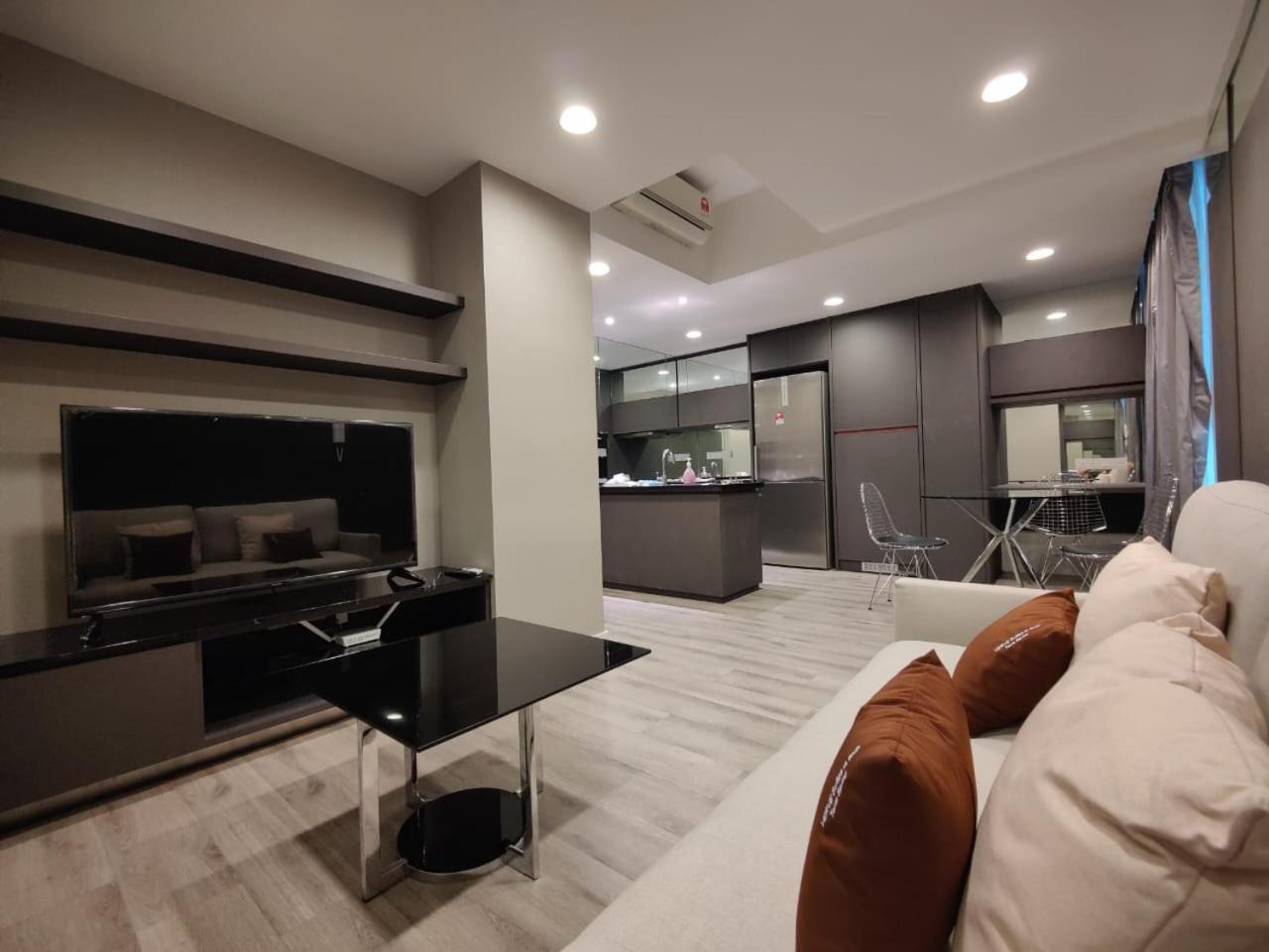 Mulberry Verve Suites Kl Mid Valley Kuala Lumpur Exterior foto
