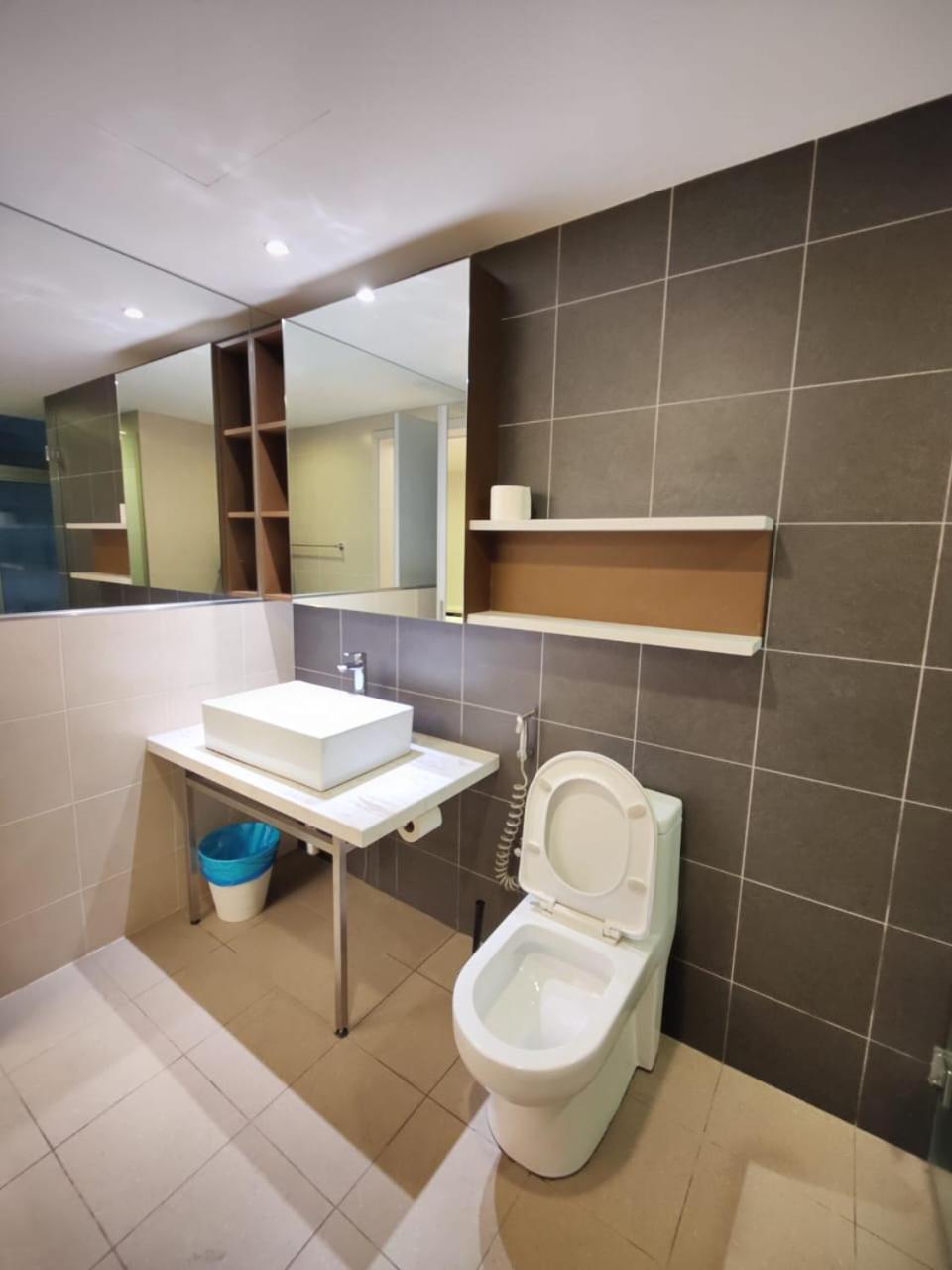 Mulberry Verve Suites Kl Mid Valley Kuala Lumpur Exterior foto